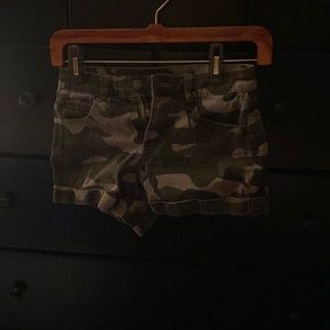 Celebrity pink size 0 camo shorts great condition
